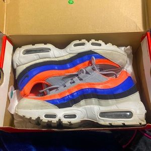 Nike Air Max 95 Essential - Size 8